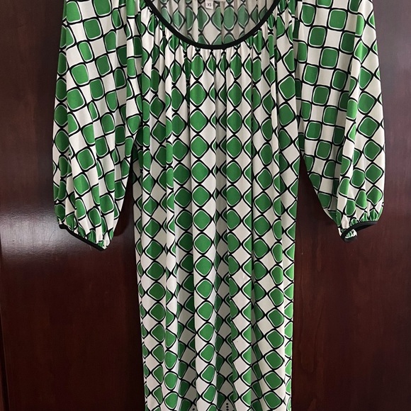 Sophie Max dress..Spring through Fall get lots of wear. Fits small size too. - Picture 6 of 8